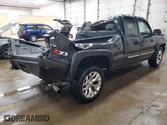 2003 Chevrolet Silverado 1500 LS с VIN 2GCEK19TX31102126, выставлен на аукционе Copart как лот 81691065 с пробегом 200 296 миль миль и Чистый • Clean title. История ставок и продаж доступна на DreamBid. Изображение 3.