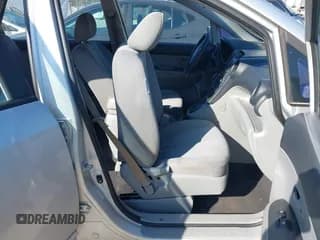 ✅ 2008 Kia Rondo EX • VIN: KNAFG526887177657 • Lot: 43744538. Wystawiony na IAAI z przebiegiem 172 513 mil. Bezpłatny archiwum sprzedaży aukcyjnych z USA i szczegółowy raport historii pojazdu na DreamBid. Zdjęcie 5.