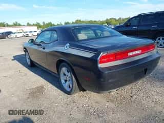 2011 Dodge Challenger z VIN 2B3CJ4DG6BH542115, wystawiony jako IAAI lot #43146916 z przebiegiem 213 722 mil mil oraz . Historia ofert i sprzedaży dostępna na DreamBid. Obrazek 3.