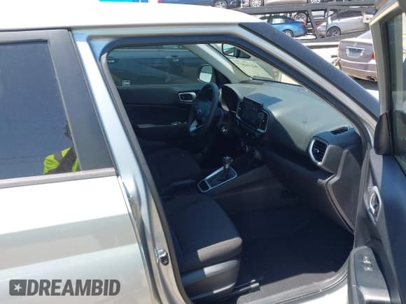 ✅ 2020 Hyundai Venue SE • VIN: KMHRB8A38LU046774 • Lot: 42114517. Listed on IAAI with 50,971 mi. Free auction sales archive from the USA and detailed vehicle history report at DreamBid. Image 5.