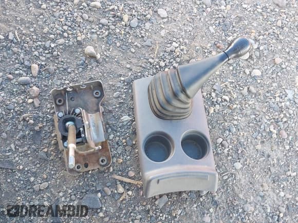 ✅ 2001 Ford Escape XLS Value • VIN: 1FMYU02B51KE85887 • Лот: 43350895. Опубликован ранее на IAAI с пробегом 187 324 миль. Бесплатный доступ к архиву аукционных продаж из США и подробный отчёт об истории автомобиля на DreamBid. Изображение 12.