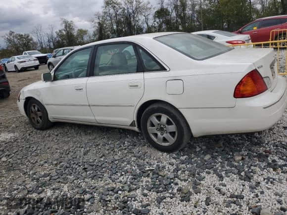✅ 2002 Toyota Avalon XL • VIN: 4T1BF28B92U220592 • Lot: 90098095. Wystawiony na Copart z przebiegiem 190 612 mil. Bezpłatny archiwum sprzedaży aukcyjnych z USA i szczegółowy raport historii pojazdu na DreamBid. Zdjęcie 2.