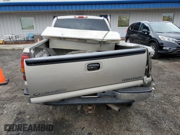 ✅ 2001 Chevrolet Silverado 1500 LS • VIN: 2GCEC19T611221995 • Лот: 81733114. Опубликован ранее на Copart с пробегом 296 606 миль. Бесплатный доступ к архиву аукционных продаж из США и подробный отчёт об истории автомобиля на DreamBid. Изображение 6.