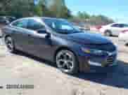 2023 Chevrolet Malibu LT z VIN 1G1ZD5ST0PF210517, wystawiony jako IAAI lot #43603730 z przebiegiem 76 940 mil mil oraz . Historia ofert i sprzedaży dostępna na DreamBid. Obrazek 1.