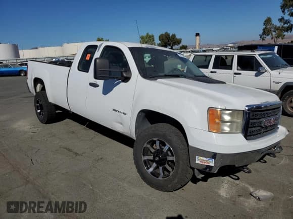 ✅ 2011 GMC Sierra 1500 • VIN: 1GT512CG4BZ454242 • Лот: 73174814. Опубликован ранее на Copart с пробегом Не указан. Бесплатный доступ к архиву аукционных продаж из США и подробный отчёт об истории автомобиля на DreamBid. Изображение 4.
