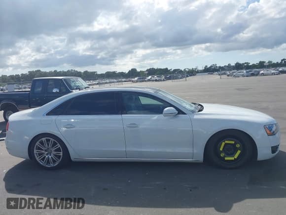 ✅ 2013 Audi A8 4.0L • VIN: WAUR2AFD6DN014637 • Lot: 43375721. Wystawiony na IAAI z przebiegiem 80 588 mil. Bezpłatny archiwum sprzedaży aukcyjnych z USA i szczegółowy raport historii pojazdu na DreamBid. Zdjęcie 14.