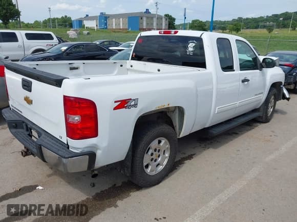 ✅ 2013 Chevrolet Silverado 1500 LT • VIN: 1GCRKSE74DZ258171 • Lot: 42539511. Listed on IAAI with 140,625 mi. Free auction sales archive from the USA and detailed vehicle history report at DreamBid. Image 4.