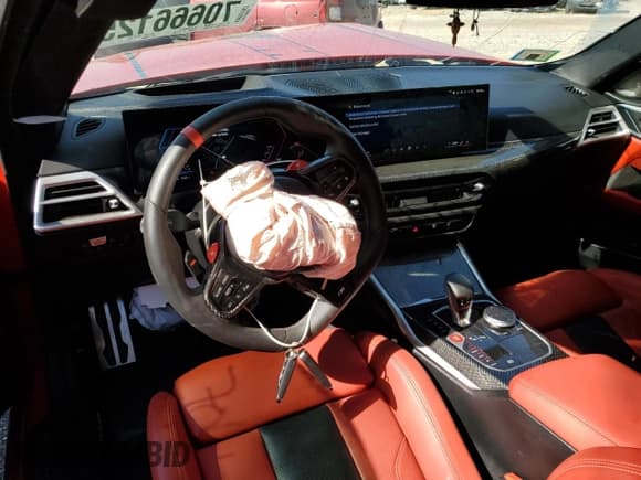 ✅ 2025 BMW M4 Competition xDrive • VIN: WBS33HK00SCT89636 • Lot: 70666125. Wystawiony na Copart z przebiegiem 10 476 mil. Bezpłatny archiwum sprzedaży aukcyjnych z USA i szczegółowy raport historii pojazdu na DreamBid. Zdjęcie 8.