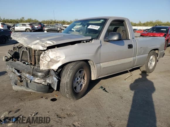 ✅ 2004 Chevrolet Silverado 1500 LS • VIN: 1GCEC14V24Z321550 • Лот: 75447474. Опубликован ранее на Copart с пробегом 165 225 миль. Бесплатный доступ к архиву аукционных продаж из США и подробный отчёт об истории автомобиля на DreamBid. Изображение 1.