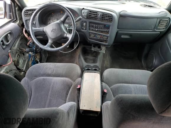 2001 Chevrolet Blazer LT z VIN 1GNDT13W61K257711, wystawiony jako Copart lot #78088704 z przebiegiem 213 504 mil mil oraz Szkoda całkowita • Salvage title. Historia ofert i sprzedaży dostępna na DreamBid. Obrazek 8.