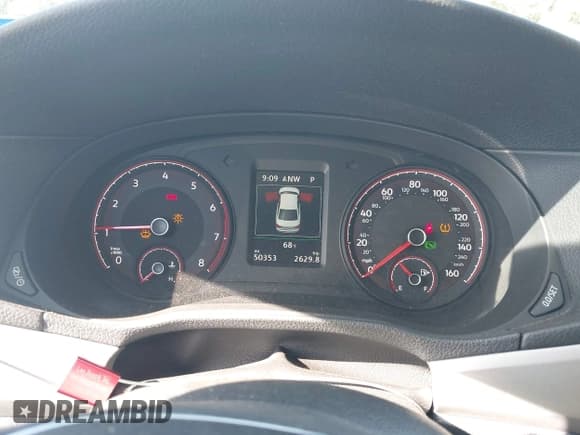 ✅ 2020 Volkswagen Passat SE • VIN: 1VWWA7A3XLC006980 • Lot: 43360847. Wystawiony na IAAI z przebiegiem 50 353 mil. Bezpłatny archiwum sprzedaży aukcyjnych z USA i szczegółowy raport historii pojazdu na DreamBid. Zdjęcie 7.