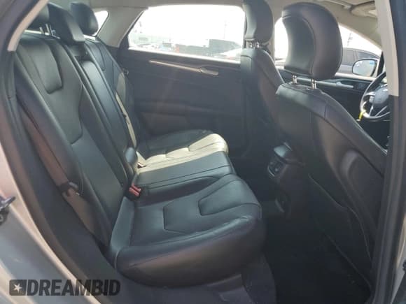 ✅ 2015 Ford Fusion Titanium • VIN: 3FA6P0SU6FR284402 • Lot: 68951785. Listed on Copart with 117,218 mi. Free auction sales archive from the USA and detailed vehicle history report at DreamBid. Image 10.