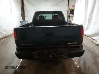 ✅ 1998 Chevrolet S-10 LS • VIN: 1GCDT19XXW8110451 • Лот: 85102064. Опубликован ранее на Copart с пробегом 116 744 миль. Бесплатный доступ к архиву аукционных продаж из США и подробный отчёт об истории автомобиля на DreamBid. Изображение 6.