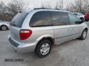 ✅ 2001 Dodge Caravan SE • VIN: 1B4GP45G21B103463 • Lot: 43670168. Wystawiony na IAAI z przebiegiem 191 304 mil. Bezpłatny archiwum sprzedaży aukcyjnych z USA i szczegółowy raport historii pojazdu na DreamBid. Zdjęcie 4.