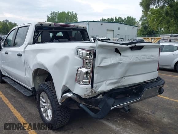 ✅ 2019 Chevrolet Silverado 1500 Work Truck • VIN: 1GCUYAEF9KZ338038 • Lot: 43120191. Wystawiony na IAAI z przebiegiem 100 266 mil. Bezpłatny archiwum sprzedaży aukcyjnych z USA i szczegółowy raport historii pojazdu na DreamBid. Zdjęcie 20.