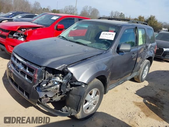 ✅ 2009 Ford Escape XLS • VIN: 1FMCU027X9KD07605 • Lot: 41849188. Wystawiony na IAAI z przebiegiem 166 363 mil. Bezpłatny archiwum sprzedaży aukcyjnych z USA i szczegółowy raport historii pojazdu na DreamBid. Zdjęcie 2.