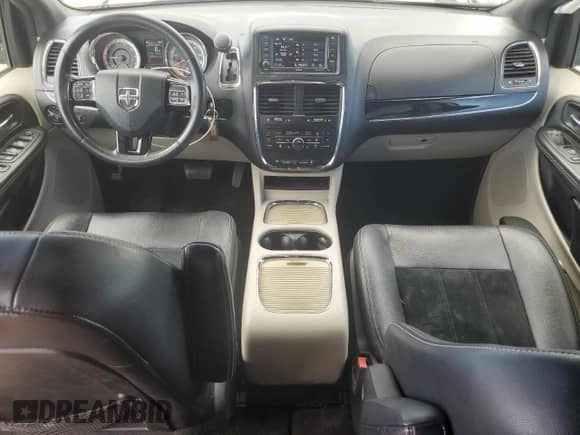 2018 Dodge Grand Caravan SXT z VIN 2C4RDGCGXJR224672, wystawiony jako Copart lot #82143145 z przebiegiem 104 991 mil mil oraz Szkoda całkowita • Salvage title. Historia ofert i sprzedaży dostępna na DreamBid. Obrazek 8.