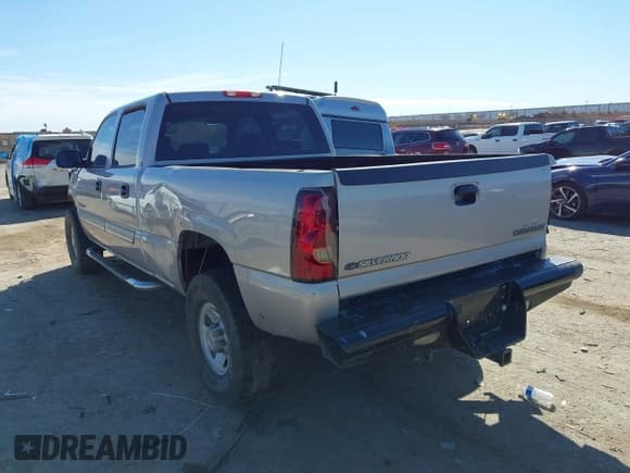 ✅ 2004 Chevrolet Silverado 2500HD LS • VIN: 1GCHC23U14F163344 • Лот: 41687719. Опубликован ранее на IAAI с пробегом Не указан. Бесплатный доступ к архиву аукционных продаж из США и подробный отчёт об истории автомобиля на DreamBid. Изображение 3.