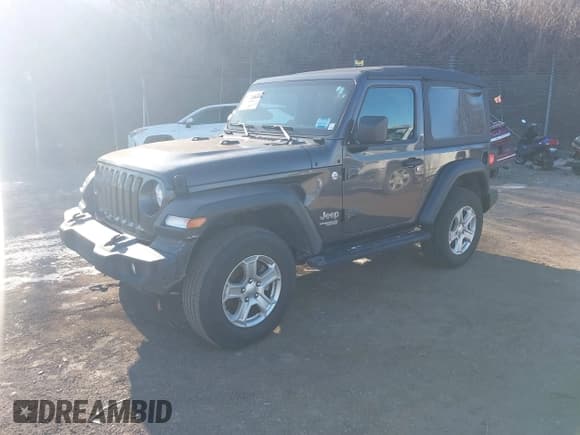 ✅ 2020 Jeep Wrangler Sport S • VIN: 1C4GJXAN8LW207543 • Lot: 41630531. Listed on IAAI with 22,621 mi. Free auction sales archive from the USA and detailed vehicle history report at DreamBid. Image 18.