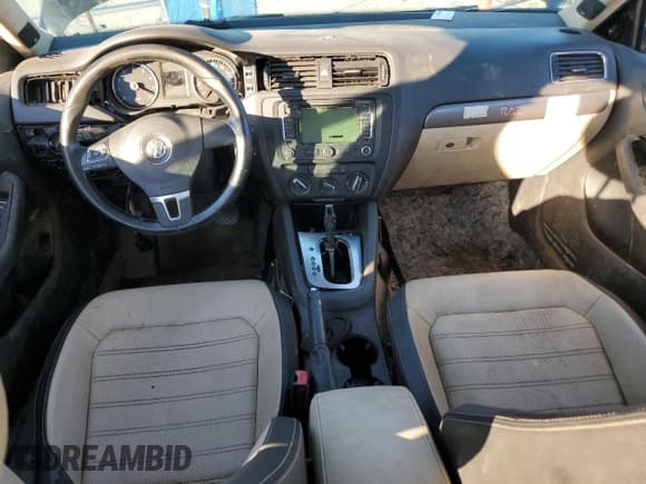 ✅ 2013 Volkswagen Jetta SEL • VIN: 3VWLP7AJ3DM236053 • Lot: 91592585. Wystawiony na Copart z przebiegiem 193 650 mil. Bezpłatny archiwum sprzedaży aukcyjnych z USA i szczegółowy raport historii pojazdu na DreamBid. Zdjęcie 8.