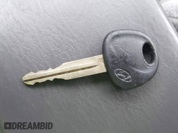 2001 Hyundai Sonata GL with VIN KMHWF25S91A435427, listed as a IAAI auction lot 42612444 with 199,325 mi miles and . Bid and sale history available at DreamBid. Image 11.