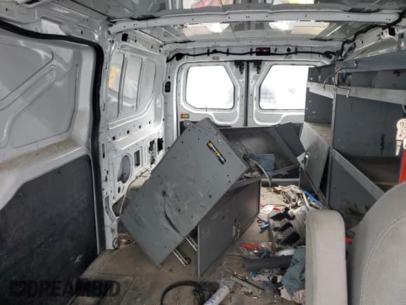 ✅ 2015 Ford Transit Cargo • VIN: 1FTNR1YM9FKA13366 • Лот: 57946755. Опубликован ранее на Copart с пробегом 129 500 миль. Бесплатный доступ к архиву аукционных продаж из США и подробный отчёт об истории автомобиля на DreamBid. Изображение 10.