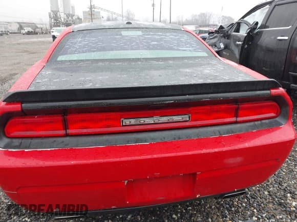 ✅ 2012 Dodge Challenger R/T Plus • VIN: 2C3CDYBT8CH198807 • Lot: 41211476. Wystawiony na IAAI z przebiegiem 212 278 mil. Bezpłatny archiwum sprzedaży aukcyjnych z USA i szczegółowy raport historii pojazdu na DreamBid. Zdjęcie 17.