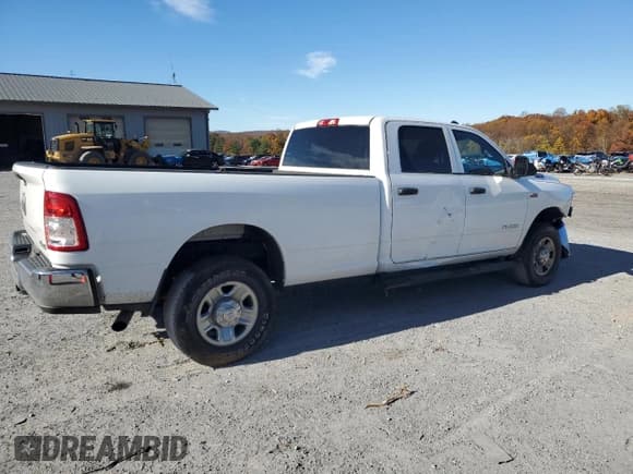 ✅ 2021 Ram 2500 Tradesman • VIN: 3C6UR5HJ6MG561247 • Lot: 90834525. Wystawiony na Copart z przebiegiem 36 180 mil. Bezpłatny archiwum sprzedaży aukcyjnych z USA i szczegółowy raport historii pojazdu na DreamBid. Zdjęcie 3.