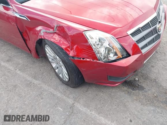 ✅ 2011 Cadillac CTS • VIN: 1G6DC1ED0B0130621 • Lot: 41893773. Wystawiony na IAAI z przebiegiem Nie podano. Bezpłatny archiwum sprzedaży aukcyjnych z USA i szczegółowy raport historii pojazdu na DreamBid. Zdjęcie 6.