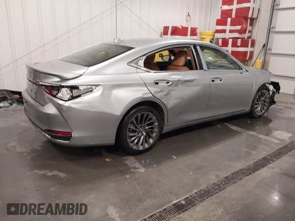 ✅ 2024 Lexus ES 300h Ultra Luxury • VIN: 58AFA1C14RU052520 • Lot: 43742270. Listed on IAAI with 14,582 mi. Free auction sales archive from the USA and detailed vehicle history report at DreamBid. Image 4.
