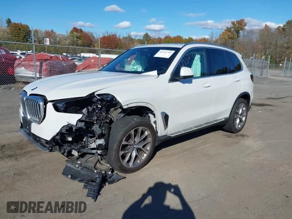 ✅ 2024 BMW X5 xDrive40i • VIN: 5UX23EU03R9T52973 • Лот: 43524700. Опубликован ранее на IAAI с пробегом 35 554 миль. Бесплатный доступ к архиву аукционных продаж из США и подробный отчёт об истории автомобиля на DreamBid. Изображение 2.