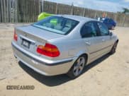 ✅ 2005 BMW 3 Series 330xi • VIN: WBAEW53405PN37317 • Lot: 42544009. Listed on IAAI with 111,964 mi. Free auction sales archive from the USA and detailed vehicle history report at DreamBid. Image 4.