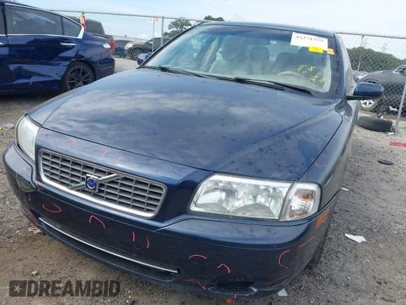 ✅ 2004 Volvo S80 • VIN: YV1TS92DX41358406 • Lot: 43271375. Wystawiony na IAAI z przebiegiem 251 561 mil. Bezpłatny archiwum sprzedaży aukcyjnych z USA i szczegółowy raport historii pojazdu na DreamBid. Zdjęcie 6.