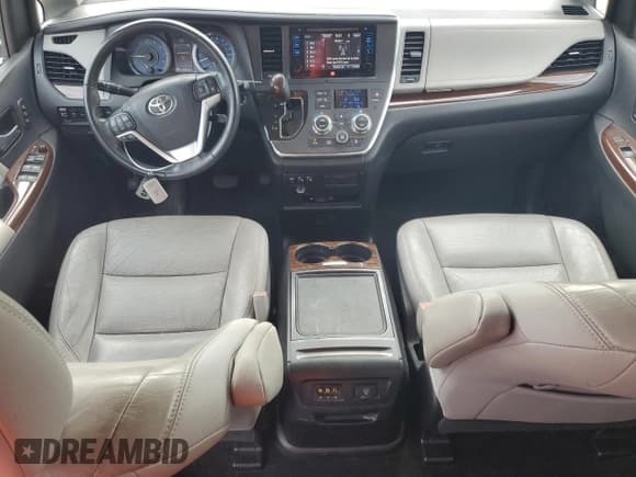 ✅ 2015 Toyota Sienna Limited • VIN: 5TDDK3DC5FS127866 • Lot: 71117475. Listed on Copart with 119,211 mi. Free auction sales archive from the USA and detailed vehicle history report at DreamBid. Image 8.