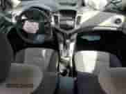 2013 Chevrolet Cruze LS с VIN 1G1PA5SG1D7222331, выставлен на аукционе Copart как лот 90412755 с пробегом 101 083 миль миль и Списание • Salvage title. История ставок и продаж доступна на DreamBid. Изображение 8.