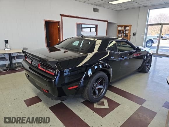 ✅ 2021 Dodge Challenger SRT Hellcat Redeye Widebody • VIN: 2C3CDZL97MH609608 • Lot: 41905865. Wystawiony na Copart z przebiegiem 1 738 mil. Bezpłatny archiwum sprzedaży aukcyjnych z USA i szczegółowy raport historii pojazdu na DreamBid. Zdjęcie 4.