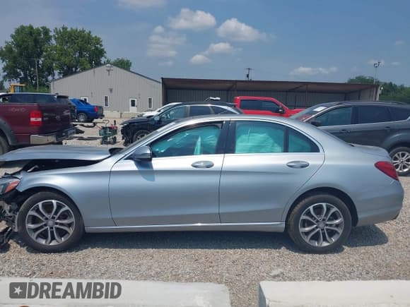 ✅ 2017 Mercedes-Benz C 300 • VIN: 55SWF4JB1HU179970 • Lot: 42822432. Listed on IAAI with 44,172 mi. Free auction sales archive from the USA and detailed vehicle history report at DreamBid. Image 14.