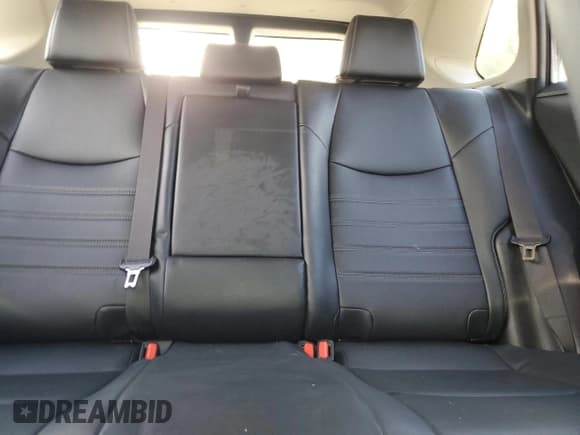 ✅ 2019 Toyota RAV4 Limited • VIN: JTMN1RFV5KJ021773 • Lot: 84445615. Listed on Copart with 102,058 mi. Free auction sales archive from the USA and detailed vehicle history report at DreamBid. Image 10.