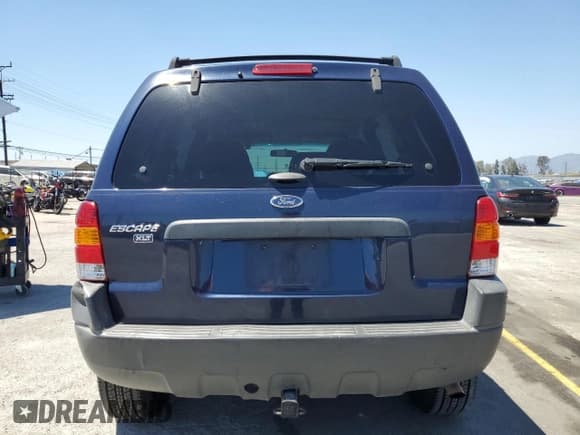 ✅ 2004 Ford Escape XLT • VIN: 1FMYU03114KA86176 • Lot: 56349235. Listed on Copart with 232,849 mi. Free auction sales archive from the USA and detailed vehicle history report at DreamBid. Image 6.