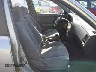 ✅ 2005 Hyundai Elantra GLS • VIN: KMHDN46D05U189443 • Lot: 42632923. Wystawiony na IAAI z przebiegiem 326 242 mil. Bezpłatny archiwum sprzedaży aukcyjnych z USA i szczegółowy raport historii pojazdu na DreamBid. Zdjęcie 5.