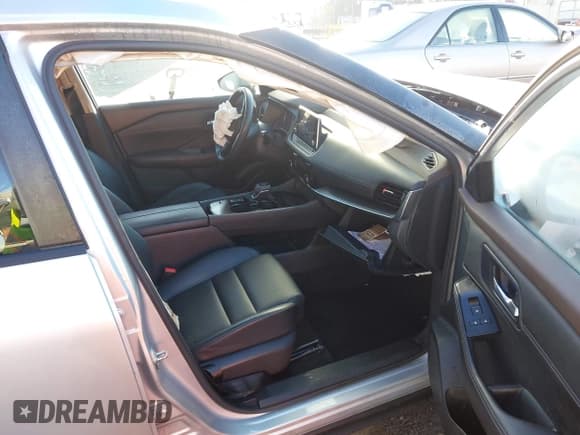 ✅ 2022 Nissan Rogue SV • VIN: JN8BT3BA1NW042712 • Lot: 43449596. Listed on IAAI with 37,024 mi. Free auction sales archive from the USA and detailed vehicle history report at DreamBid. Image 5.