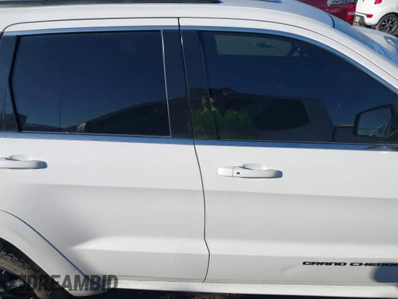 ✅ 2016 Jeep Grand Cherokee Overland • VIN: 1C4RJFCM8GC450445 • Лот: 43597733. Опубликован ранее на IAAI с пробегом 157 351 миль. Бесплатный доступ к архиву аукционных продаж из США и подробный отчёт об истории автомобиля на DreamBid. Изображение 13.