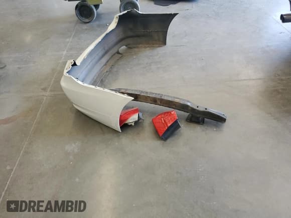 ✅ 2011 BMW 3 Series 328i xDrive • VIN: WBAPK5G54BNN29591 • Lot: 69872565. Listed on Copart with 53,502 mi. Free auction sales archive from the USA and detailed vehicle history report at DreamBid. Image 12.