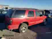 2002 Chevrolet Blazer LS z VIN 1GNDT13W12K144430, wystawiony jako Copart lot #83088284 z przebiegiem 176 393 mil mil oraz Szkoda całkowita • Salvage title. Historia ofert i sprzedaży dostępna na DreamBid. Obrazek 3.