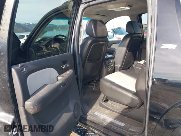 ✅ 2007 Chevrolet Avalanche 2LT • VIN: 3GNFK12377G265447 • Lot: 41795586. Listed on IAAI with 229,054 mi. Free auction sales archive from the USA and detailed vehicle history report at DreamBid. Image 8.
