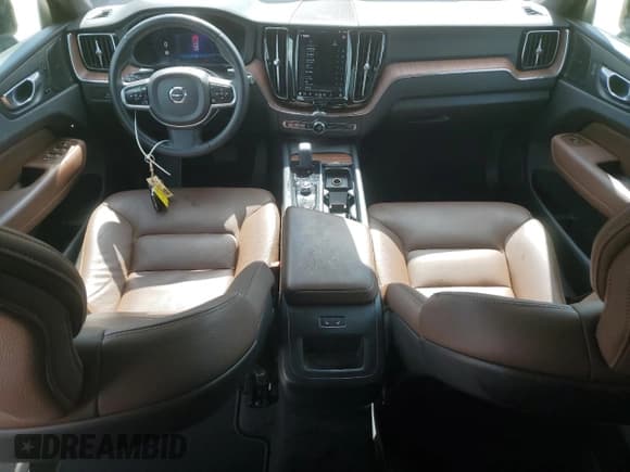 ✅ 2023 Volvo XC60 Plus Dark Theme • VIN: YV4L12RW6P1266430 • Lot: 82036965. Listed on Copart with 777 mi. Free auction sales archive from the USA and detailed vehicle history report at DreamBid. Image 8.