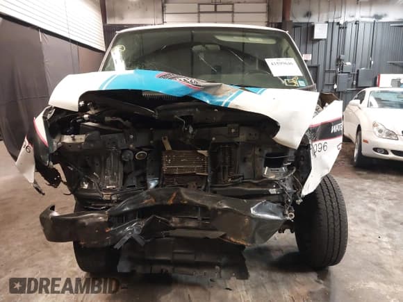 ✅ 2013 Ford Econoline Cargo Commercial • VIN: 1FTNE2EL2DDA42612 • Lot: 41599646. Listed on IAAI with 207,770 mi. Free auction sales archive from the USA and detailed vehicle history report at DreamBid. Image 6.