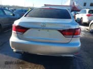 ✅ 2013 Lexus LS 460 • VIN: JTHCL5EF5D5019441 • Lot: 41267136. Wystawiony na IAAI z przebiegiem 185 549 mil. Bezpłatny archiwum sprzedaży aukcyjnych z USA i szczegółowy raport historii pojazdu na DreamBid. Zdjęcie 16.