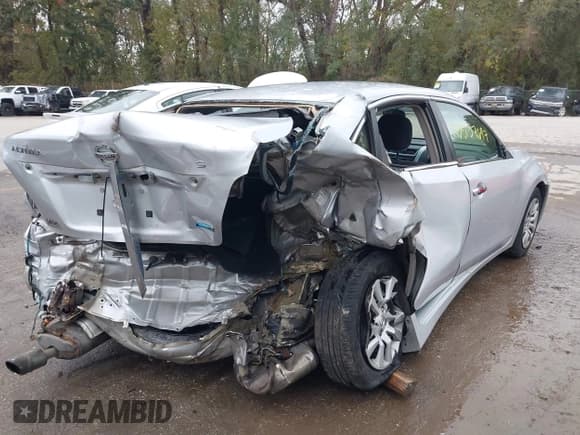 ✅ 2013 Nissan Altima SL • VIN: 1N4AL3APXDN495394 • Lot: 43537697. Listed on IAAI with 186,792 mi. Free auction sales archive from the USA and detailed vehicle history report at DreamBid. Image 4.