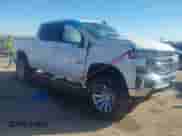 2022 Chevrolet Silverado 1500 LT z VIN 1GCPWCED9NZ194847, wystawiony jako IAAI lot #41697455 z przebiegiem 18 174 mil mil oraz . Historia ofert i sprzedaży dostępna na DreamBid. Obrazek 1.